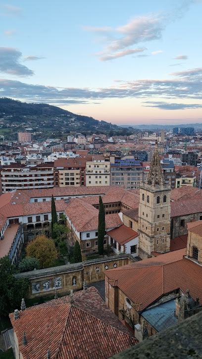 Torre de la Catedral de Oviedo/Uviéu