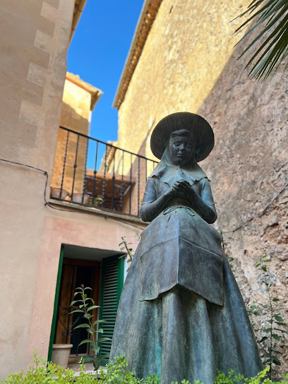 Statue of Santa Catalina Thomas
