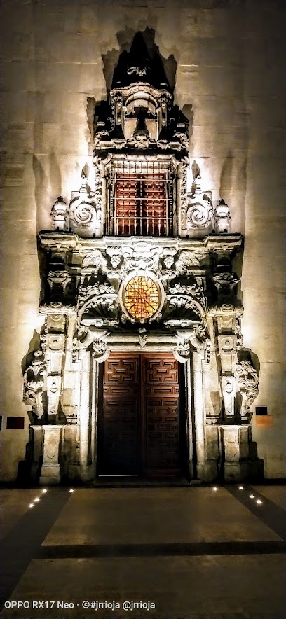 Capilla - Portada del arquitecto Pedro de Ribera - Madrid