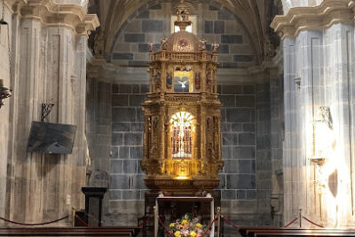 Iglesia - Capilla del Lignum Crucis - Santo Toribio