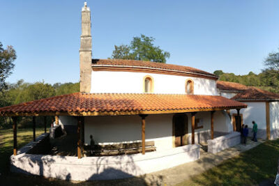 Iglesia de San Miguel de Báscones - Fuejo