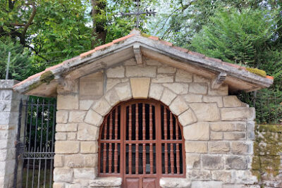 Ermita de San Antonio de Zubiate - Plaza
